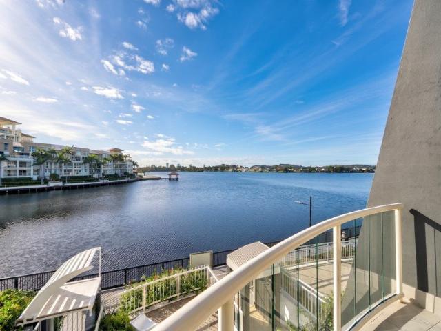 Walk, Run or Ride But Don't Miss This Year's Best Buy! On The Lake