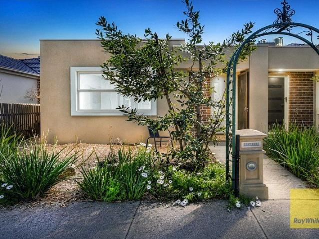 WALK TO MERNDA TRAIN STATION & MERNDA CENTRAL SHOPPING CENTRE