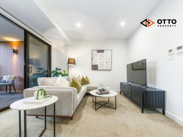 Walk to Metro Convenience Modern Two Bedroom Apartment
