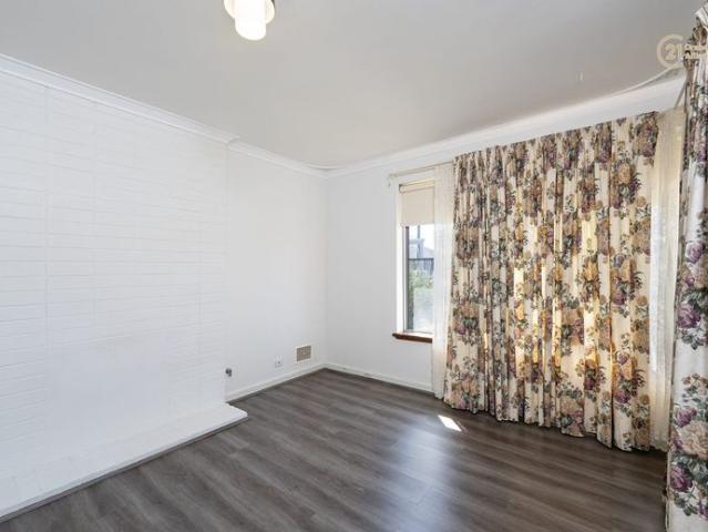 Walk to Morley Galleria! * @$720 per week