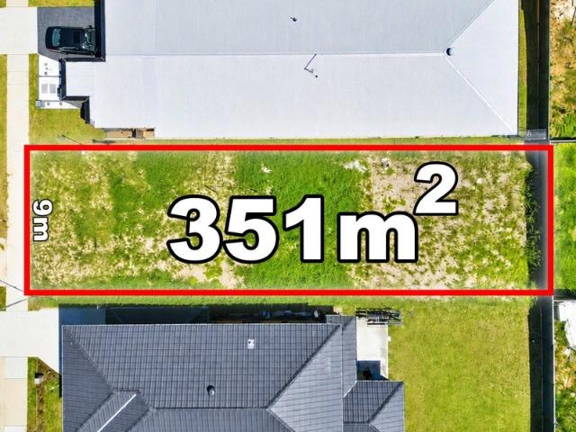 Walk to Austral Plaza, Registered land ready to build.!