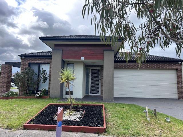Walk to All Essential Amenities Spacious 4 Bedroom Family Home!