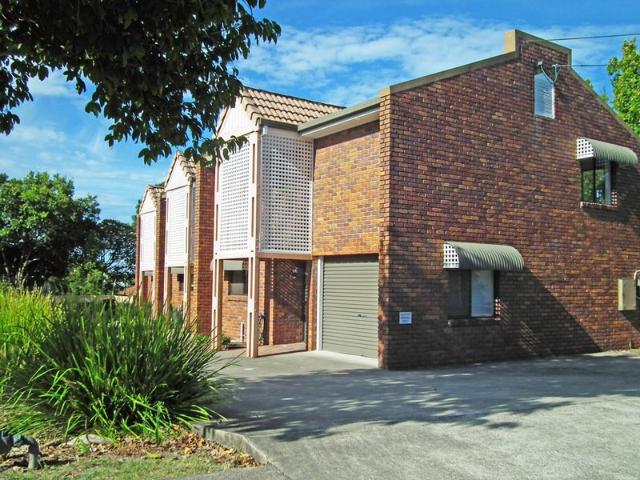 WALK TO BUS, PRINCE CHARLES HOSPITAL AND WESTFIELD CHERMSIDE