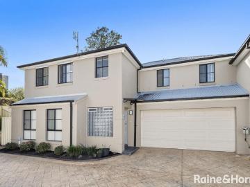 Walk to Beach's, Shops & so much more! Torrens Title with rare lift access!