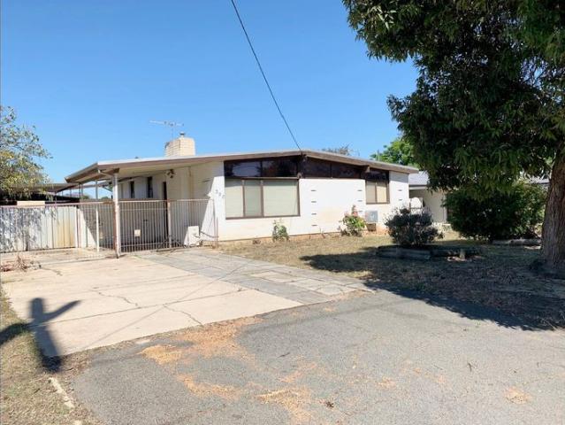 WALK TO BELMONT FORUM! @$650 per week