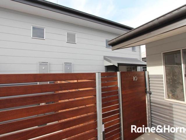 WALK TO CBD Available 4/9/2026, 6 Month lease only!