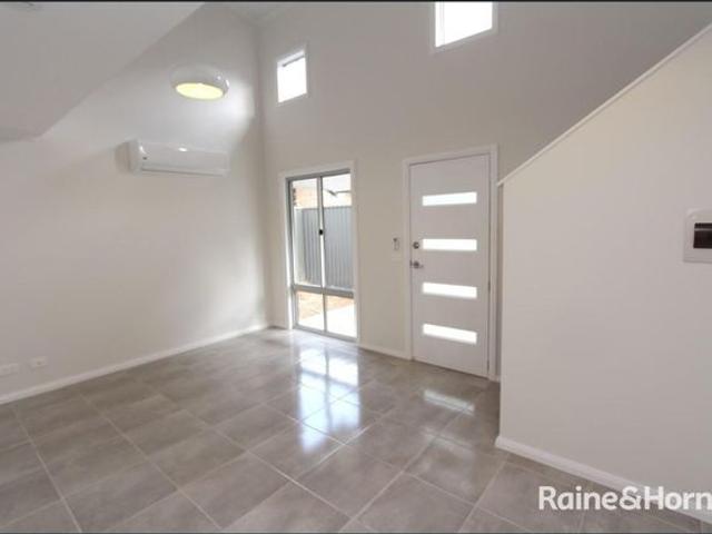 WALK TO CBD Available 4.9.2026, 6 Month lease only!