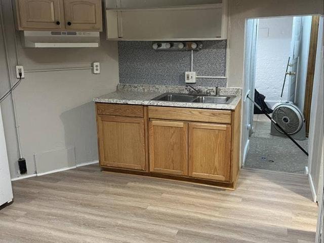 Walk to EMU! Clean & Affordable apt