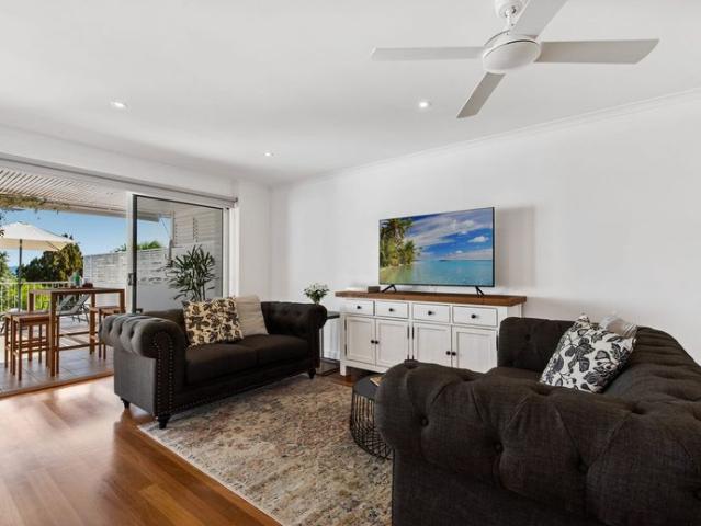 Walk to Hastings Street Noosa Junction | Fully Furnished Apartment with Private Garden Pool in Complex