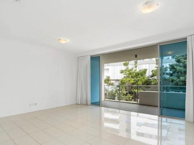 Walk to Harbour Town – Modern Apartment Living
