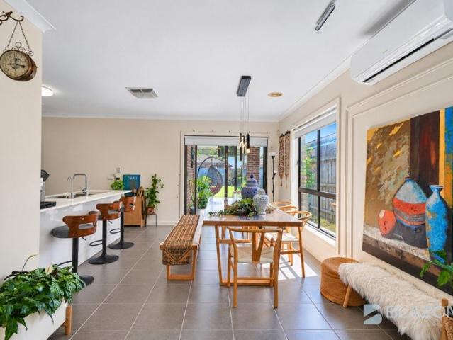 Walk to ICOM/MGM/Davis Creek P S/Shopping Centres