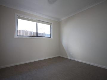 Walk to Kingswood Station & Nepean Hospital
