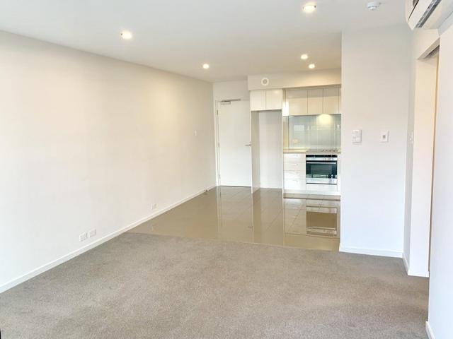 WALK TO LOCAL HOTSPOTS IN NORTHBRIDGE!