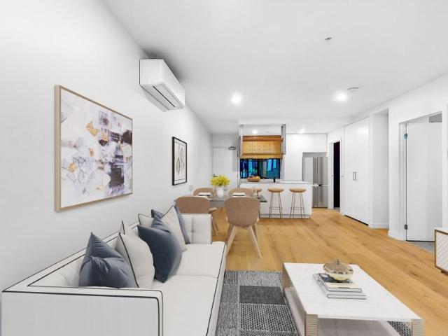 Walk to Parks, Trams, and Shops in Brunswick West!