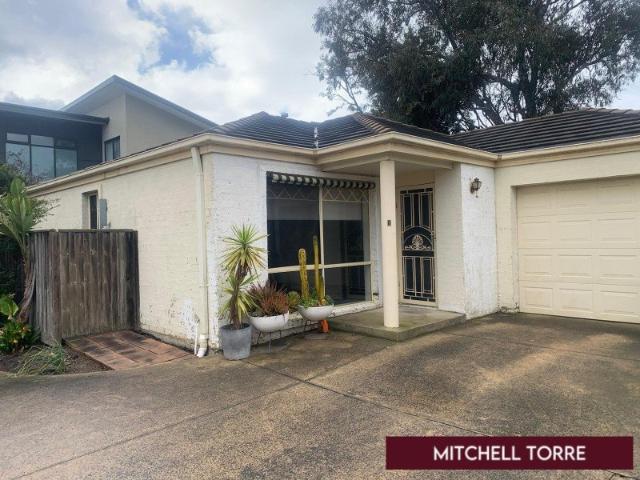 WALK TO PATTERSON RIVER & BEACH! AVAILABLE NOW!