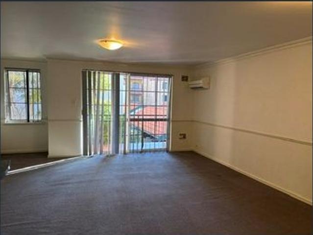 Walk to Perth City, Royal Perth Hospital. Spacious parks nearby