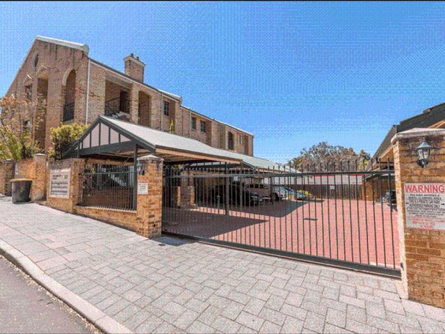 Walk to Perth City, Royal Perth Hospital. Spacious parks nearby