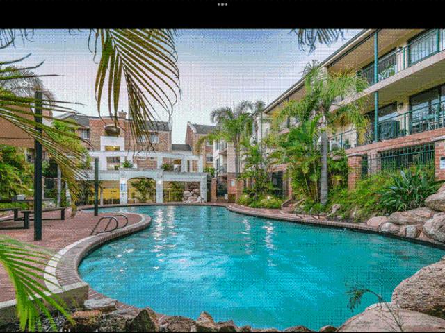 Walk to Perth City, Royal Perth Hospital. Spacious parks nearby