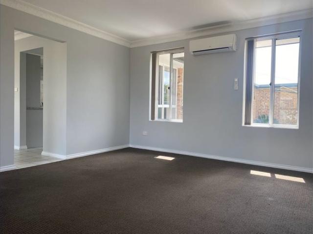 Walk to Primary School. 2x Air Conditioned Living Areas