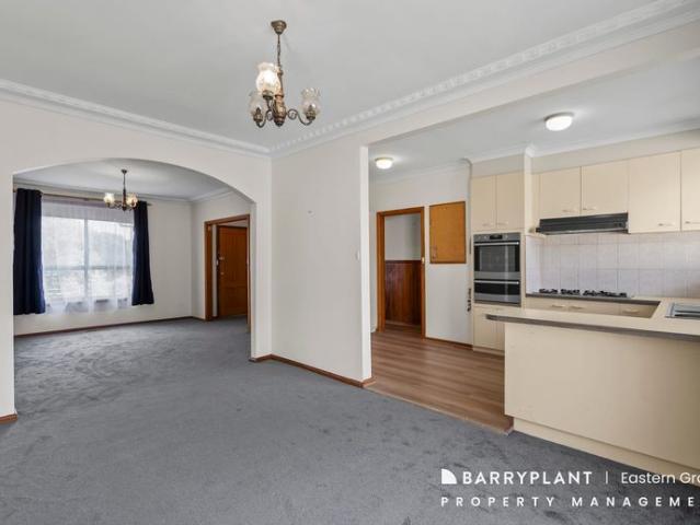 Walk to Ringwood Square, Costco & Eastland!