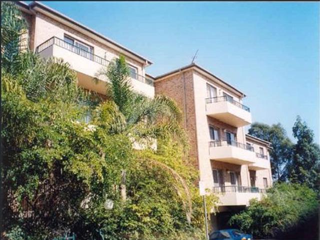 Walk to Station & moder Unit in Homebush