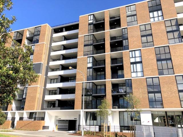 Walk to Station, Western Sydney University & Westmead Hospital