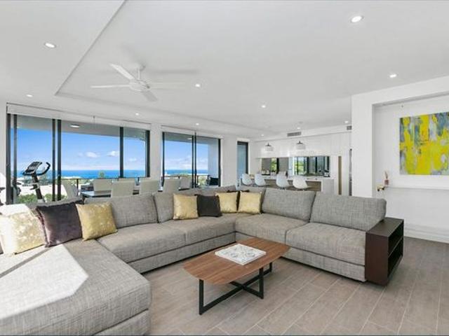 Walk to Surf Beach & Restaurants Fully Furnished 5 month lease