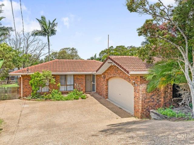 Walk to Schools, Parks & Shops The Perfect Family Home