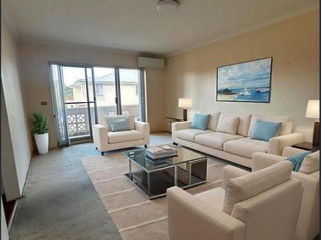Walk to Shops, Transport & More – Right in Fairy Meadow