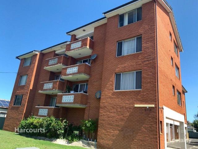 Walk to Shops, Transport & More Right in Fairy Meadow