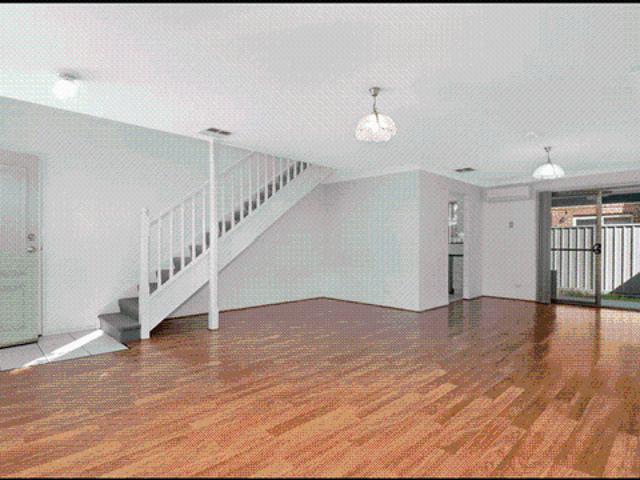 Ducted air conditioner through out large 3 bedroom! Walk to shops, train station & hospital