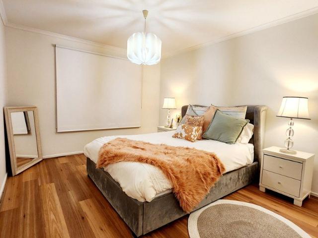 Walk to the train station! Fully furnished bills included