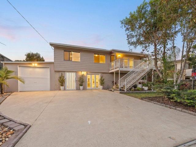 Walk to the Waterfront Spacious Family Home with Endless Flexibility