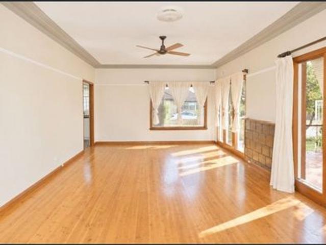 Walk to the Beach! Cozy 3 Bedroom Coastal Home