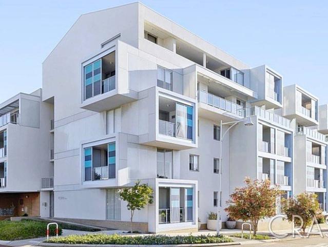 Walk to the Beach from this Stunning Apartment
