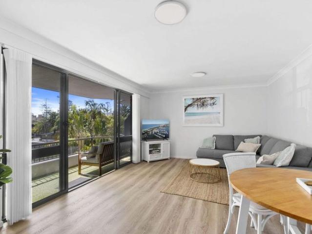 WALK TO THE BEACH / FURNITURE AVAILABLE!