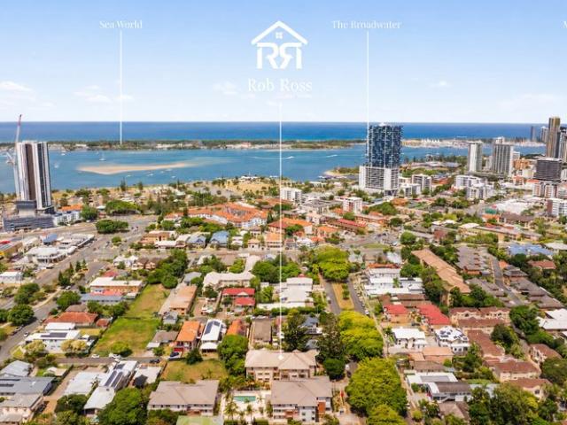 Walk To The Broadwater! Top Floor Living in the Heart of Southport!