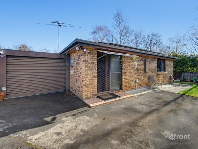 Walk to the hospital, the schools and the shops brick two bedroom unit