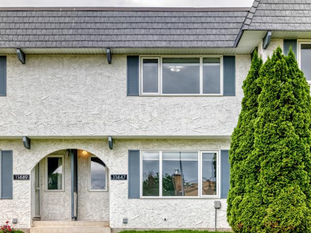 Walk to the LRT Walk to the LRT Townhome for Rent