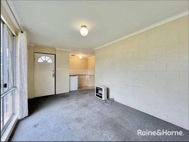 WALK TO TOWN CENTRAL UNIT Available 10/8/26 !