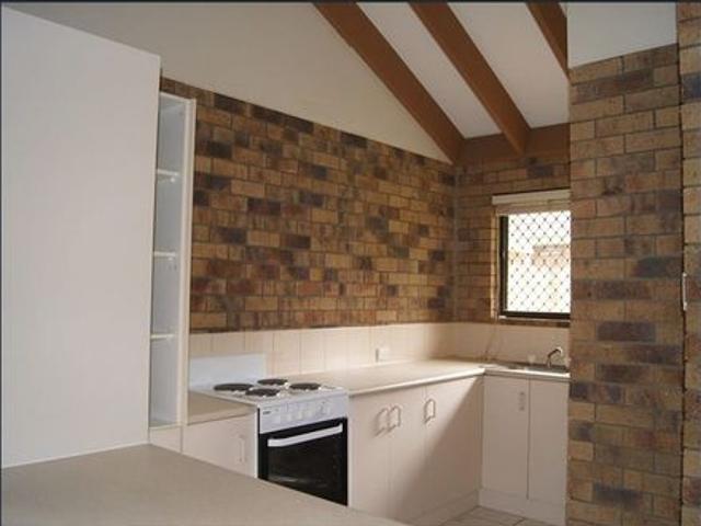 Walk to town and Schools Affordable rent
