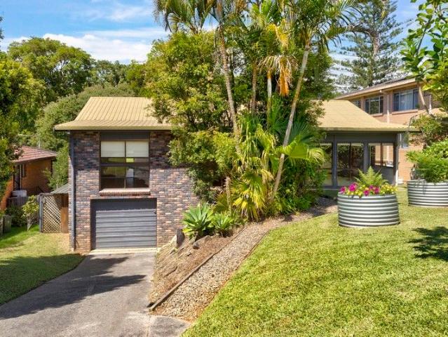 Walk to Town Elevated Family Home with Tranquil Reserve Outlook