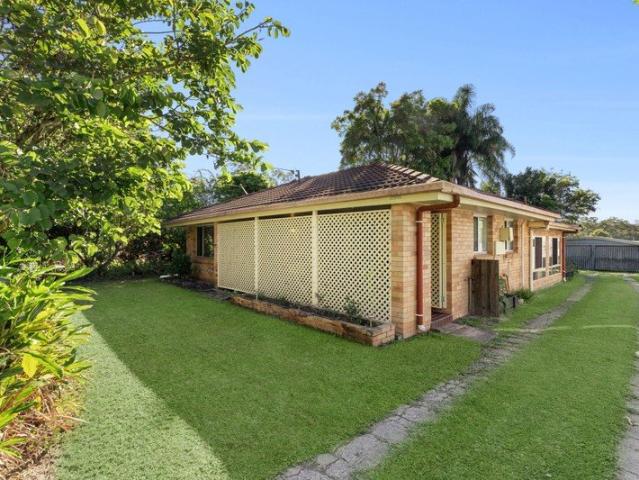 Walk to train convenience with development potential in central Landsborough