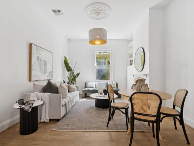 Walk to work Executive Inner East Living, College Park Prestige with Space to Breathe