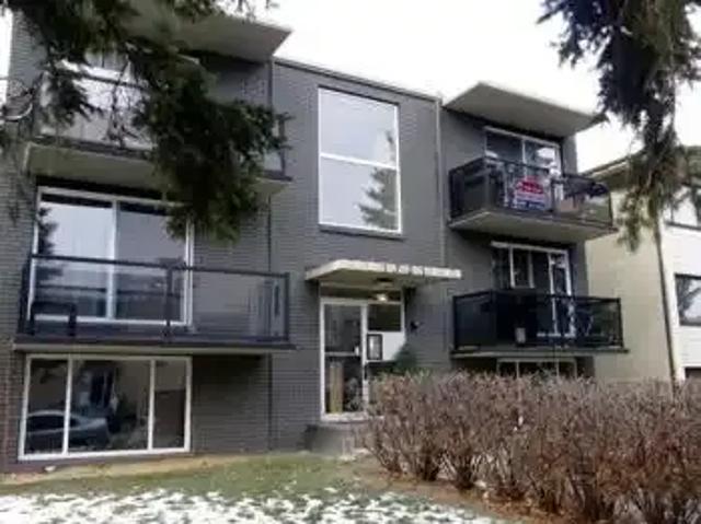 Walk Up in lower MNT ROYAL $1450 2 BDRM CONDO with Balcony — 2 Bedrooms Condo Unit