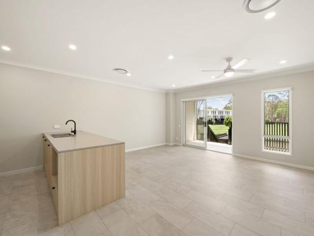 Walkable Convenience Close to Westfield & Transit