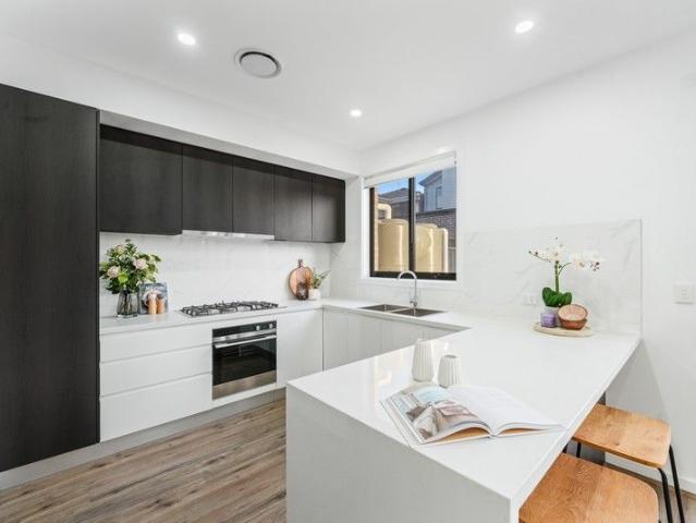 Walkable Distance to Schofields Public School!