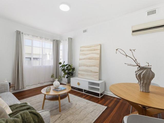 Walkable Living Between the City and Coast