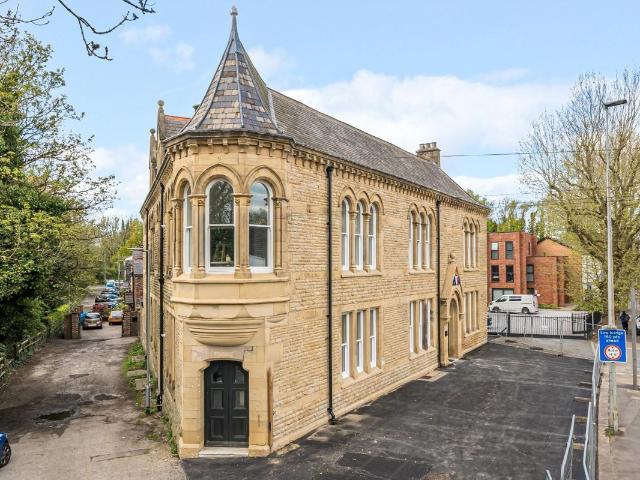Walkden Road, Worsley M28, 2 bed flat to rent, £1,350 pcm | PrimeLocation