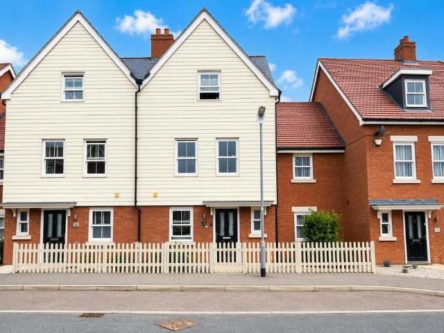Walker Mead, BIGGLESWADE, SG18 4 bed house to rent £2,000 pcm £462 pw